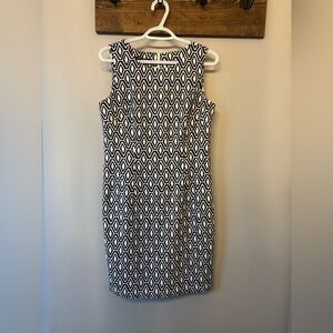 Mario Serrani White and Blue Sheath Dress Sleeveless Crew Neck size 8